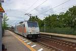 186 299 wurde im Sommer 2020 an HSL Logistik vermietet. Am 28.08. kam die Lok ohne Zug durch Erkner.
