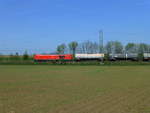 Vectron DE 247 904 fährt für die DB und ist am 19.4.18 auch bei Neudietendorf mit einem Kesselwagenzug unterwegs.