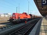 Mit einem Kohlezug steht die  kleine Gravita  261 041 am 13.3.14 im Gterbahnhof von Weimar.
