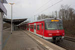 420 422 und 418 stehen in Dsseldorf Garath an einem Bahnsteig, der erheblich einfacheres Einsteigen ermglicht, als der im benachbarten Benrath.