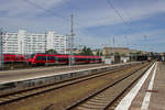 Aus Rostock angereist ist 442 347, der hier am 21.06.17 auf den Gleisanlagen des BW Berlin-Lichtenberg rangiert.
