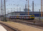 br-609-vt-2e/661312/609-004-und-609-002-der 609 004 und 609 002 der HLB erreichen den Frankfurter Hauptbahnhof.