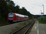 Der RE nach Greiz (612 126) hält am 2.10.16 in Berga an der Elster.