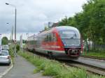 13.5.2014, der Desiro 642 518, aus Nordhausen kommend, hat sein Ziel schon fast erreicht und verlsst gerade Erfurt Nord.
