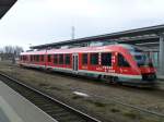 648 963 steht am 6.4.2013 im Bahnhof Husum nach St. Peter-Ording bereit.