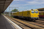 Mehr als eine Dreiviertelstunde hatte 725 101/726 101 von DB Systemtechnik am 21.06.17 im Bahnhof Lichtenberg herumgestanden.