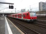Eine Verstrker-S1 verlsst am 03.05.2012 Dsseldorf Hauptbahnhof.
S1 -> Solingen Hauptbahnhof