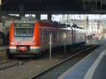 dusseldorf-hauptbahnhof/397790/als-s6-wartet-diese-doppeltraktion-422 Als S6 wartet diese Doppeltraktion 422 mit 422 560 vorne am 2.1.15 im Dsseldorfer Hbf.