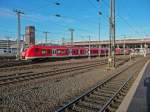 dusseldorf-hauptbahnhof/397835/1440-306-und-322-fahren-am 1440 306 und 322 fahren am 02.01.2015 als S8 in Richtung Hagen in Düsseldorf ein.