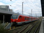 1428 013 und 010 warten im Kopfteil des Essener Hauptbahnhofs auf die Abfahrt Richtung Mnster, 23.3.16