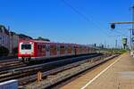 Die Hamburger Linie S11 nutzt den Tiefbahnhof in Altona als Spitzkehre, sodass diese Zge im Abstand weniger Minuten wieder aus dem Untergrund auftauchen. So auch diese Garnitur aus zwei 472.