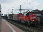 kassel-wilhelmshohe/649380/265-005-mit-einigen-gueterwagen-bei 265 005 mit einigen Güterwagen bei der Durchfahrt in Kassel, 16.5.18.