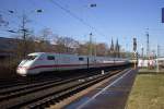 Nur noch wenige Leistungen bringen ICE1 durch Köln, zwei Zugpaare zwischen Frankfurt und Hamburg sind meines Wissens planmäßig vorgesehen. Auf einem von diesen war am 25.02. 401 006 unterwegs.
