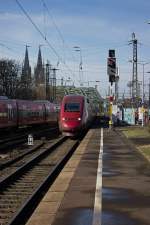 Aus Paris kommend hat der Thalys mit der Nummer 4304, der der belgischen Staatsbahn SNCB gehrt, Kln erreicht und fhrt nun in den Abstellbahnhof Deutzerfeld.