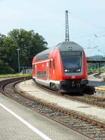 lindau-hauptbahnhof/284062/ein-ire-aus-stuttgart-faehrt-am Ein IRE aus Stuttgart fhrt am Nachmittag des 23.7.13 in Lindau ein. Nach nur wenigen Minuten Pause wird er die Rckfahrt in die baden-wrrtembergische Landeshauptstadt antreten.