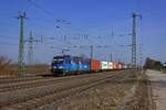 Die 383 020 wirbt auf ihren Seitenflchen mehrsprachig mit der Einsetzbarkeit  Quer durch Europa .