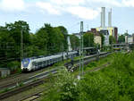 wuppertal-barmen/649075/re-7-nach-krefeld-ist-am RE 7 nach Krefeld ist am 11.5.18 in Barmen unterwegs.