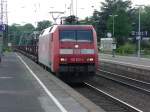 152 020 durchfhrt am 30.06.2010 den Bahnhof Wuppertal-Oberbarmen.