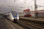 Etwas berraschend durchfuhr am 18.12.16 V 60 403 der Vulkaneifelbahn Wuppertal-Oberbarmen und begegnete dabei dem National Express-Talent 9442 358 auf dem Weg nach Solingen.