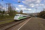 Als ICE nach Berlin ist am 03.04.21 402 023 in Wuppertal-Sonnborn unterwegs.