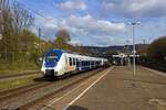 Zwei dreiteilige Talent von National Express, 9442 156 und 9442 157 fahren auf dem Weg nach Wuppertal-Oberbarmen durch den S-Bahn-Haltepunkt Sonnborn.