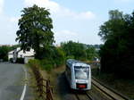 Abellio/528277/vt-12-12-03-nach-solingen VT 12 12 03 nach Solingen hat am 1.9.16 gerade der Bockmühlbrücke überquert und den Abzweig der Wuppertalbahn passiert.