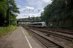 Ein nicht genau identifizierter Abellio-Triebwagen erreicht am 08.06.17 Wuppertal Hbf.