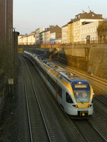 2x5er-FLIRTS fahren nach Hamm, als RE 13 haben die beiden grade in Wuppertal-Barmen gehalten.