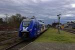 Auf der Fahrt nach Berlin-Karow, wo Anschluss an das Berliner S-Bahn-Netz besteht, verlsst 563 009 am 27.01.25 den  Bahnhof von Basdorf.