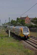 Auf dem Weg nach Rathenow hat 445 100 der ODEG am Berliner Südkreuz gehalten und fährt nun in Richtung Hauptbahnhof weiter.