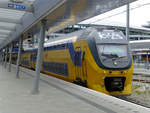 IC nach Venlo bei der Ausfahrt in Utrecht Centraal, 27.4.19.
