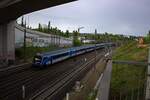 Aus Richtung Graz kommend wird RJ 256 mit 1216 230 am Zugschluss in Krze Praha hl.n.