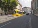 Ein weiteres Tango-Tram am Steinenberg in Basel.