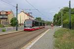 Auf der stark nachgefragten Linie 22 waren im Sommer 2019 etwa zu gleichen Teilen moderne Niederflurwagen und (teils modernisierte) Tatra-T3 unterwegs.