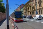 Nur whrend der Hauptverkehrszeiten fahren die Linien 4 und 21 der Prager Straenbahn.