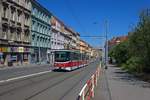 Der KT8D5 mit der Nummer 9093 fhrt auf der Linie 16 nach Kotlřka.