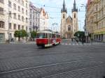 Wagen 8051 (Tatra T3) berquert den Strossmayerovo namest in Prag, 30.10.2011.
Linie 25 -> Vozovna Kobylisy