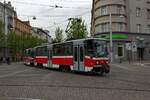 tatra-t6a5/901931/auf-der-linie-3-fahren-die Auf der Linie 3 fahren die beiden ex-Prager TW 1237 und 1238 in Richtung Star Osada. Viele der Doppeltraktionen in Brno sind nummernmig fortlaufend gekuppelt.