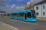 Von den drei am Hauptbahnhof von Ostrava endenden Tramlinien wird die Linie 8 als einzige durchgehend mit Niederflurfahrzeugen bedient, so wie hier dem Stadler Tango 1730 am 25.04.24.