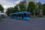 Auf der Fahrt als Linie 8 in Richtung Poruba verl�sst Wagen 1707 am 25.04.24 die Haltestelle Muglinovska.