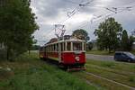 Am Wochenende verkehrt die historische Linie 41, die im Stundentakt die Mglichkeit bietet, das Stadtzentrum Prags aus einer Museumsstraenbahn heraus zu erkunden. Einer der beiden Kurse wurde am 22.06.19 mit Tw 2272 + Bw 1201 gefahren.