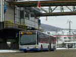 Bus 5598, jetzt mit Fahrgästen und eine Runde um den Busbahnhof in Oberbarmen später, unter dem gesperrten Schwebebahngerüst, 9. 2. 2021.