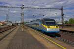 Die Uml�ufe der ČD-Pendolini sind recht straff gebaut. Und so kam auch 680 001 nach nicht einmal 40 Minuten aus Richtung Ostrava hl.n. zur�ck, nun als SC 504, der eine umsteigefreie Verbindung bis Karlovy Vary ganz im Westen Tschechiens bietet.