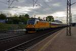 Mit einem RegioJet in Richtung Nvs nahe der slowakischen Grenze verlsst 388 206 am 23.04.24 Praha-Libeň.